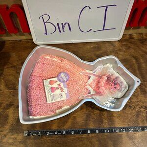 VTG Wilton Barbie Cake Pan 1992 Retro 80's 90's Kids Character Cakes Old School
